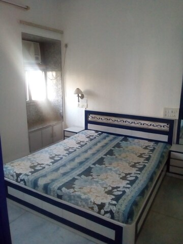 Bedroom in 2 BHK Apartment at Andheri West – for Rent