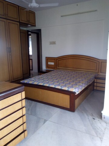 Bedroom in 2 BHK Apartment at Andheri West – for Rent