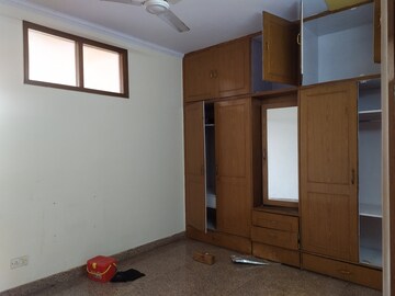 Room in 2 BHK Apartment at Kalkaji – for Rent