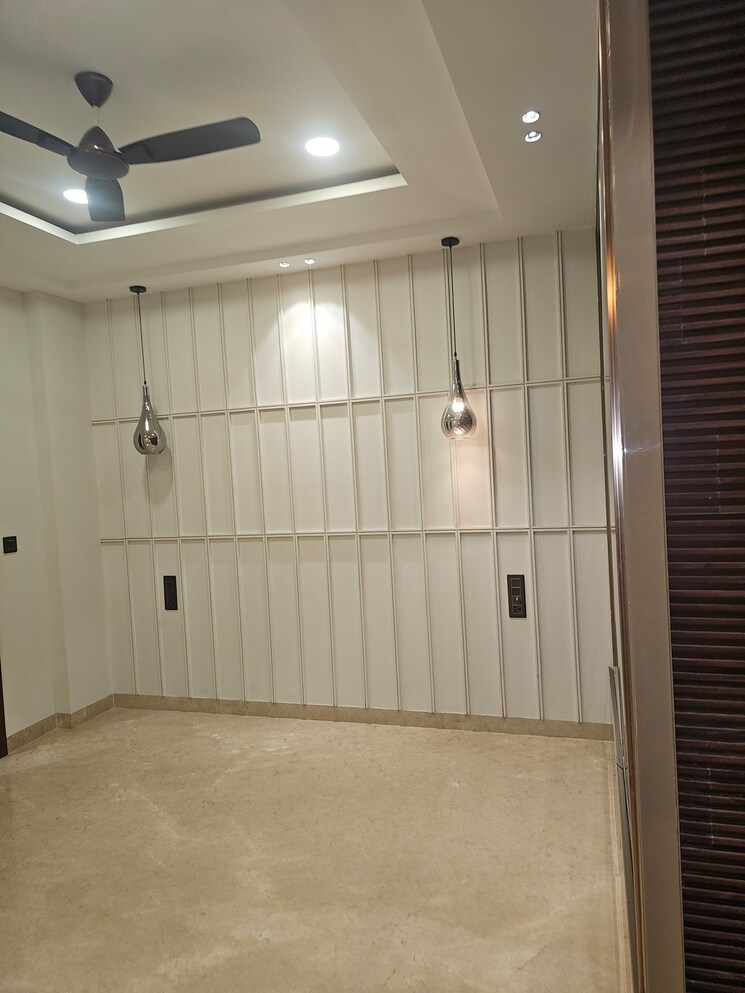 Bathroom, ramprastha colony 4 Bedroom 240 Sq.Yd. Builder Floor In Ramprastha Colony Ghaziabad 8212909