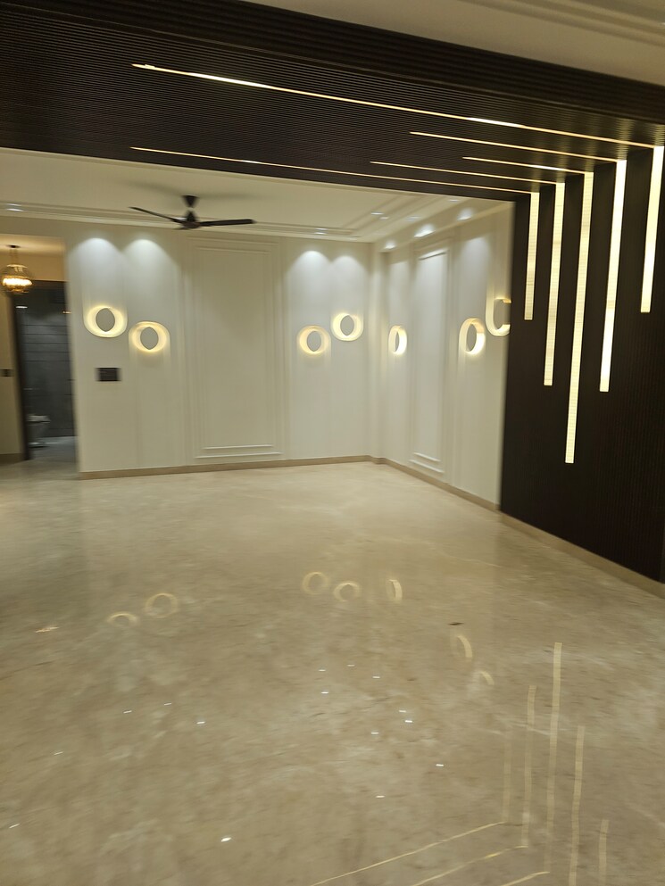 undefined, ramprastha colony 4 Bedroom 240 Sq.Yd. Builder Floor In Ramprastha Colony Ghaziabad 8212909