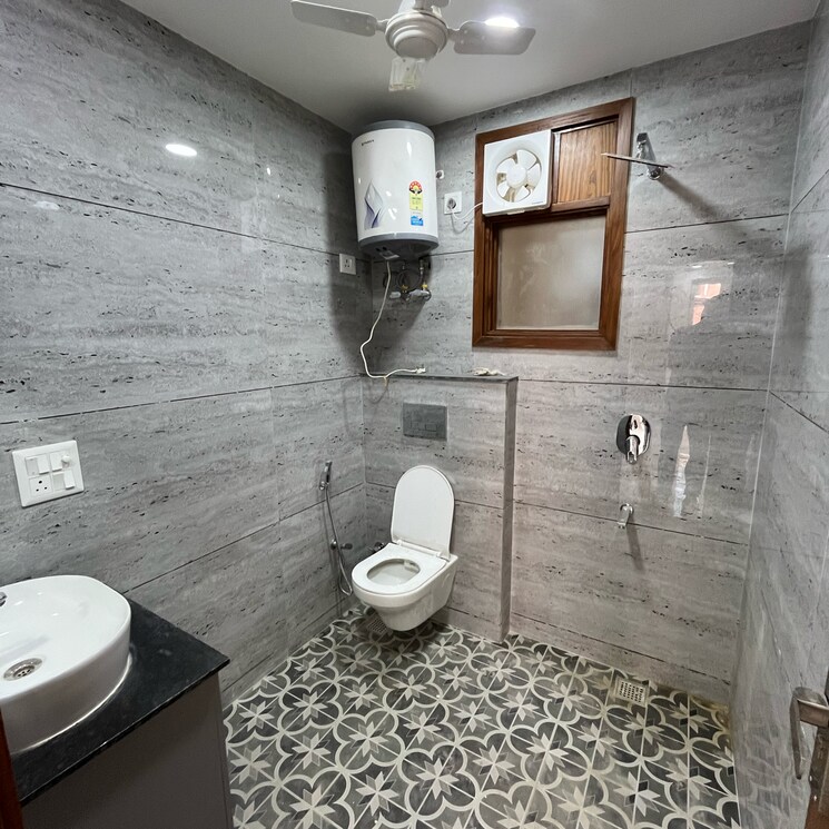 Bathroom, sultanpur 4 Bedroom 1500 Sq.Ft. Builder Floor In Sultanpur Delhi 8212913