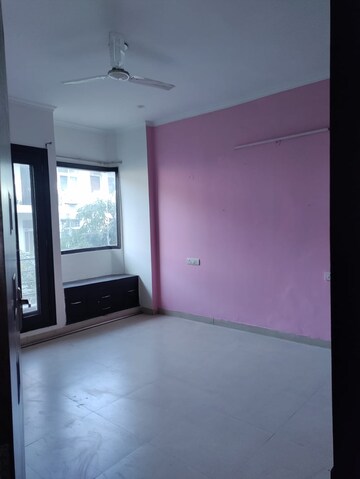 Room in 3 BHK Builder Floor at Kohli One Malibu Town, Sector 47 – for Rent