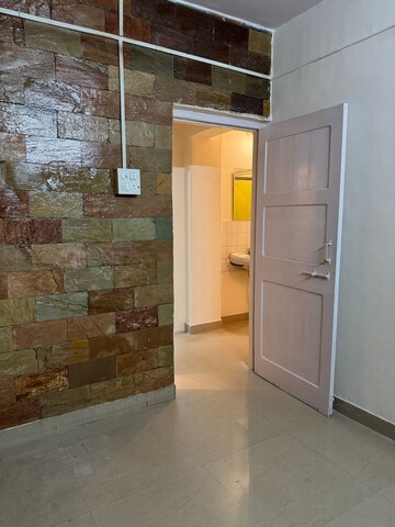  1 BHK Apartment at Andheri West – for Rent