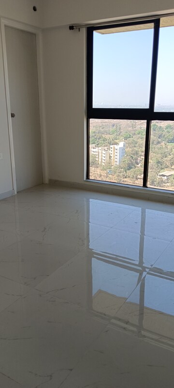 Room in 2 BHK Apartment at Runwal Gardens, Dombivli East – for Rent