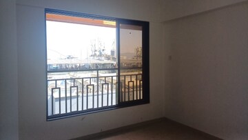 Living Room in 1 BHK Apartment at Thane West – for Rent