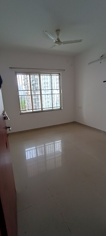 Room in 3 BHK Apartment at Kolte Patil Life Republic Sec R7 7th Avenue I, Hinjewadi – for Rent