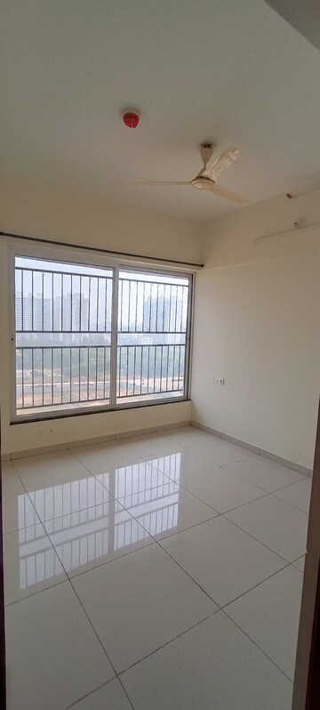 Room in 1 BHK Apartment at Kolte Patil Life Republic, Hinjewadi – for Rent