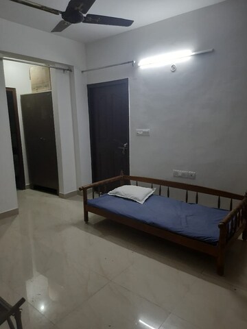 Room in 2 BHK Apartment at BBD Green City Sun Breeze Apartments, Gomti Nagar – for Rent