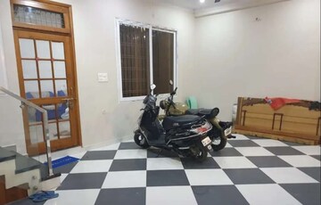 Master Bedroom in 2 BHK Independent House at Gomti Nagar – for Rent