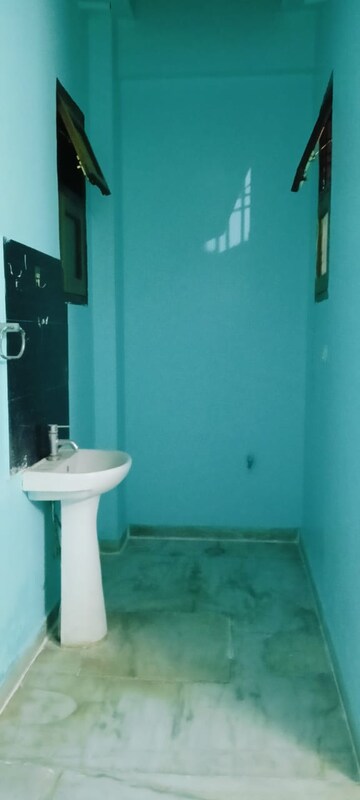 Bathroom in 2 BHK Independent House at Gomti Nagar – for Rent