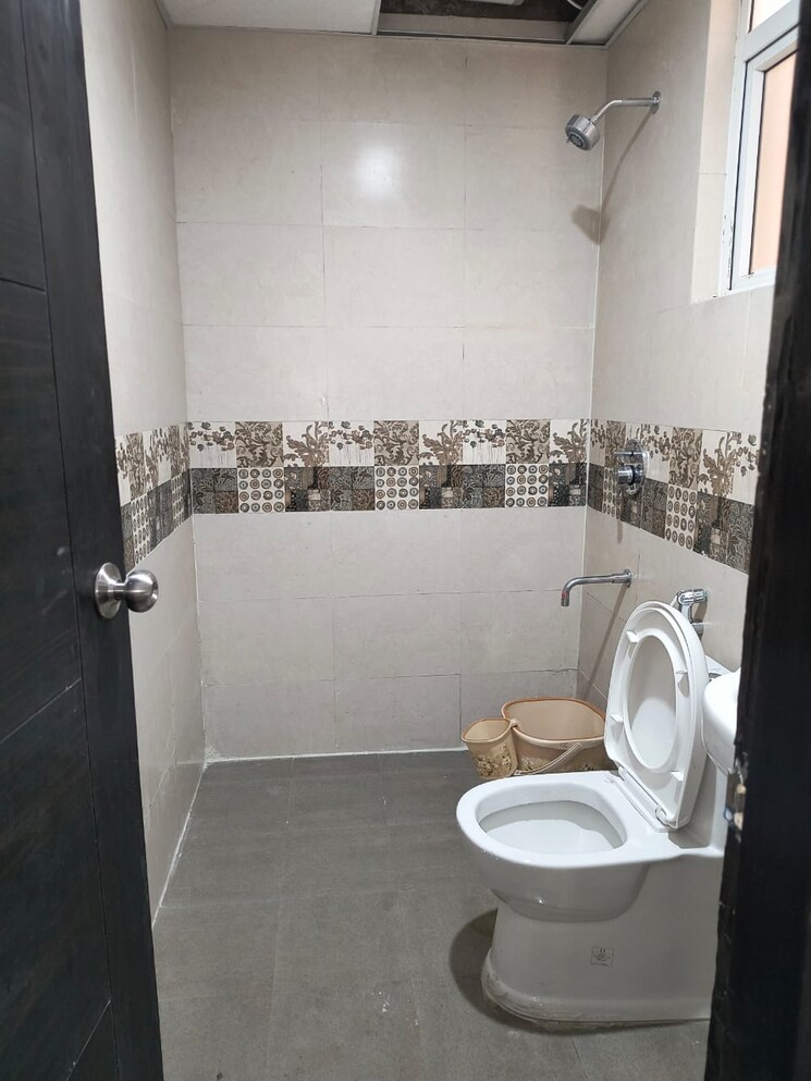 Bathroom, signature-global-park 3 Bedroom 1210 Sq.Ft. Apartment In Sohna Sector 36 Gurgaon 8213211