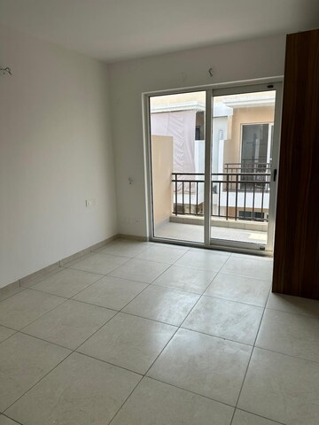 Room in 3 BHK Apartment at Sushma Joynest MOH, Bir Chhat – for Rent
