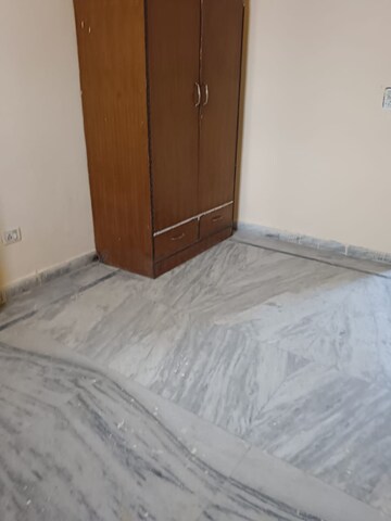 Room in 1 BHK Builder Floor at Sector 57 – for Rent