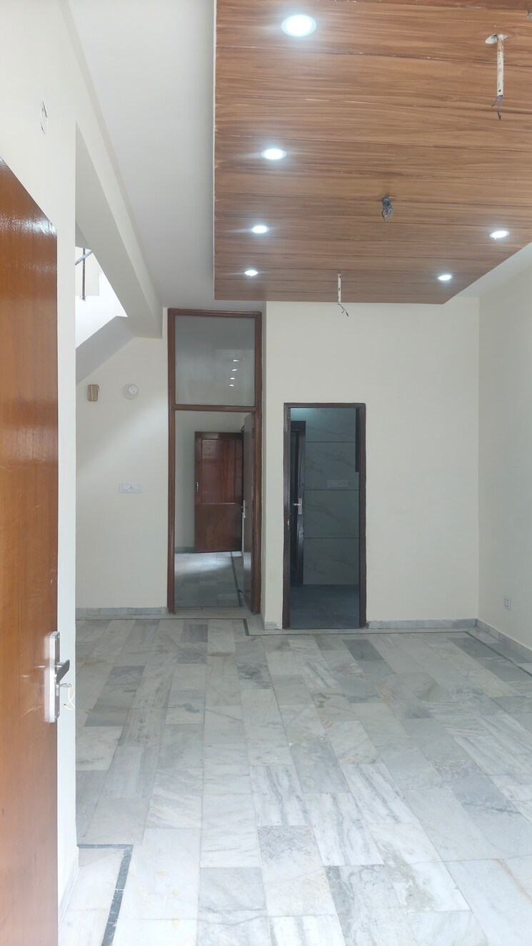 Room, ambala highway 3 Bedroom 101 Sq.Yd. Villa In Ambala Highway Zirakpur 8213227