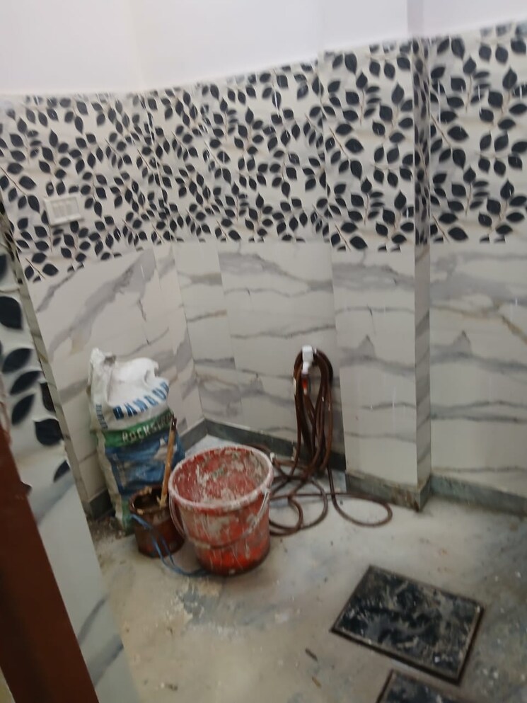  Parking, new-friends-colony 4 Bedroom 95 Sq.Yd. Independent House In Sanjay Nagar Ghaziabad 8213271