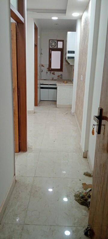 Building Lobby in 1 BHK Builder Floor at Govindpuri – for Sale