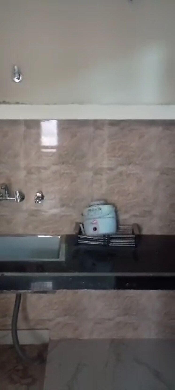 Bathroom, new ashok nagar 2.5 Bedroom 650 Sq.Ft. Builder Floor In New Ashok Nagar Delhi 8213339