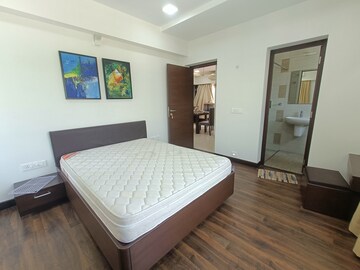 Bedroom in 3 BHK Apartment at Nungambakkam – for Rent