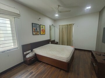 Bedroom in 3 BHK Apartment at Nungambakkam – for Rent
