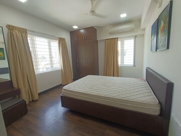 Bedroom in 3 BHK Apartment at Nungambakkam – for Rent