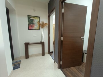 Room in 3 BHK Apartment at Nungambakkam – for Rent