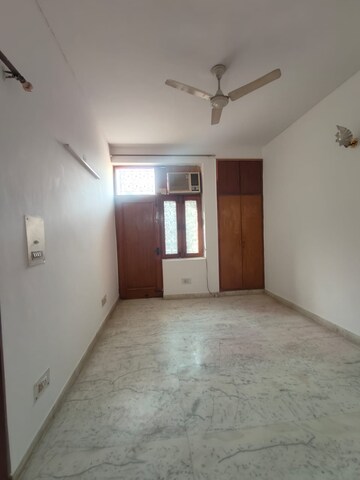 Room in 3 BHK Builder Floor at Kalkaji – for Rent