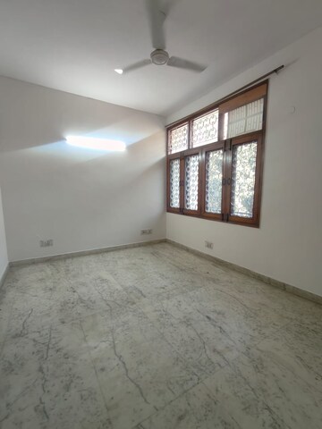 Room in 3 BHK Builder Floor at Kalkaji – for Rent