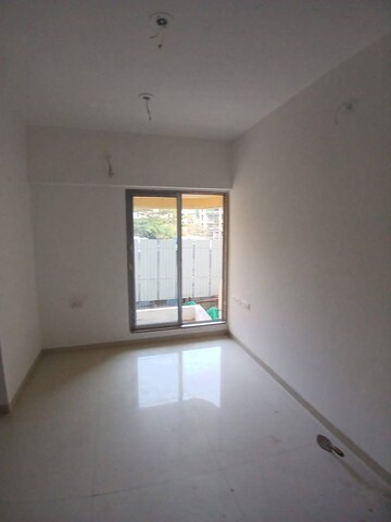 Room in 1 BHK Apartment at Avant Hillway, Goregaon East – for Rent