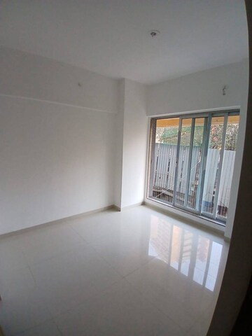 Room in 1 BHK Apartment at Avant Hillway, Goregaon East – for Rent