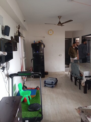 Master Bedroom in 3 BHK Apartment at Amrapali Silicon City, Sector 76 – for Rent
