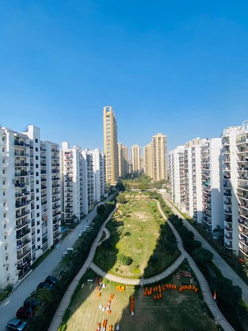 3 BHK Apartment – Exterior View View at Amrapali Silicon City, Sector 76 - for Rent