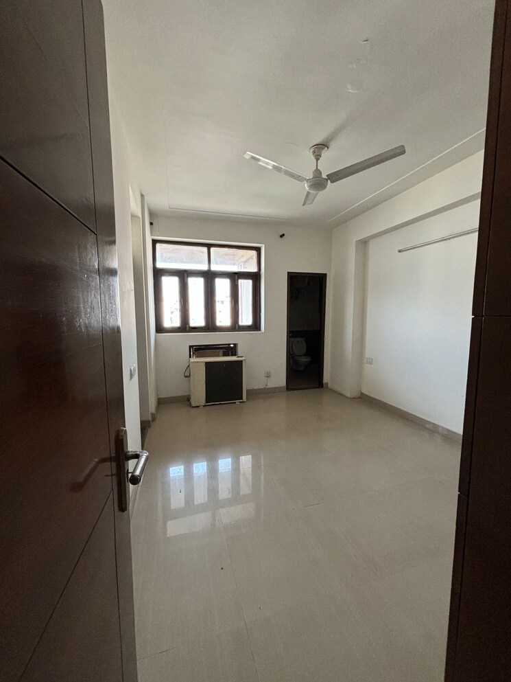 Room, anand-niketan-cghs 4 Bedroom 3100 Sq.Ft. Apartment In Sector 52 Gurgaon 8213481