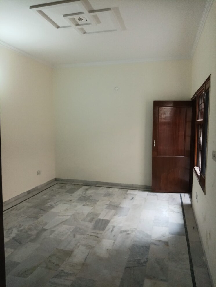 Room, dhakoli village 3 Bedroom 1250 Sq.Ft. Builder Floor In Dhakoli Village Zirakpur 8213485