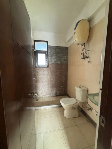 Bathroom in 4 BHK Apartment at Anand Niketan CGHS, Sector 52 – for Rent