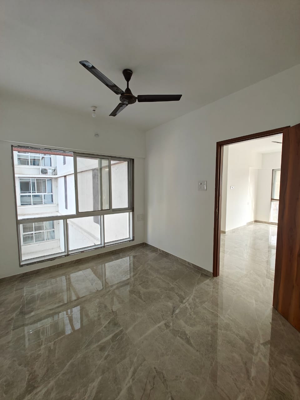 2 BHK Apartment For Sale in Sheth Irene