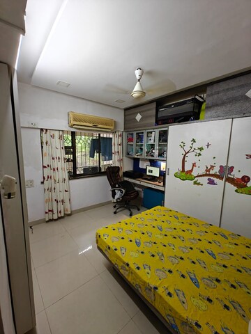 Bedroom in 2 BHK Apartment at Palash Towers, Andheri West – for Rent