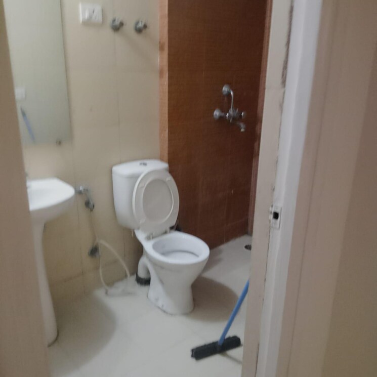 Bathroom, mahagun-mywoods 2.5 Bedroom 1110 Sq.Ft. Apartment In Sector 16c Greater Noida Greater Noida 8213719