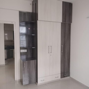 Room in 2.5 BHK Apartment at Mahagun Mywoods, Sector 16c Greater Noida – for Sale