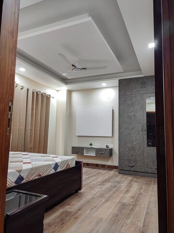 Bedroom in 3 BHK Builder Floor at Ansal Sushant Apartments, Sushant Lok I – for Rent