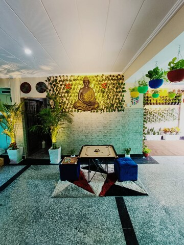 Living Room in 3 BHK Builder Floor at Ansal Sushant Apartments, Sushant Lok I – for Rent