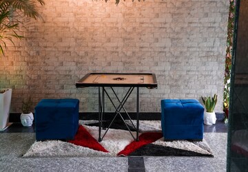 Living Room in 3 BHK Builder Floor at Ansal Sushant Apartments, Sushant Lok I – for Rent