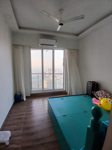 Room in 2 BHK Apartment at Rosa Manhattan, Ghodbunder Road – for Rent