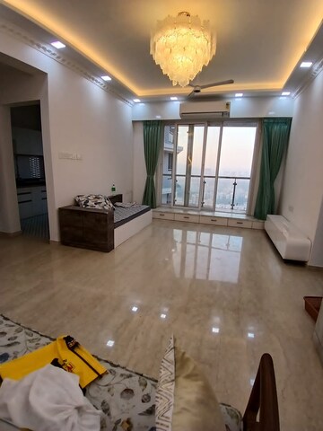 Room in 2 BHK Apartment at Rosa Manhattan, Ghodbunder Road – for Rent
