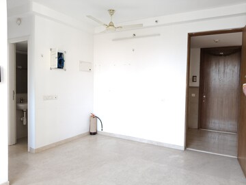 Room in 1 BHK Apartment at Hiranandani Estate Solitaire C, Ghodbunder Road – for Rent