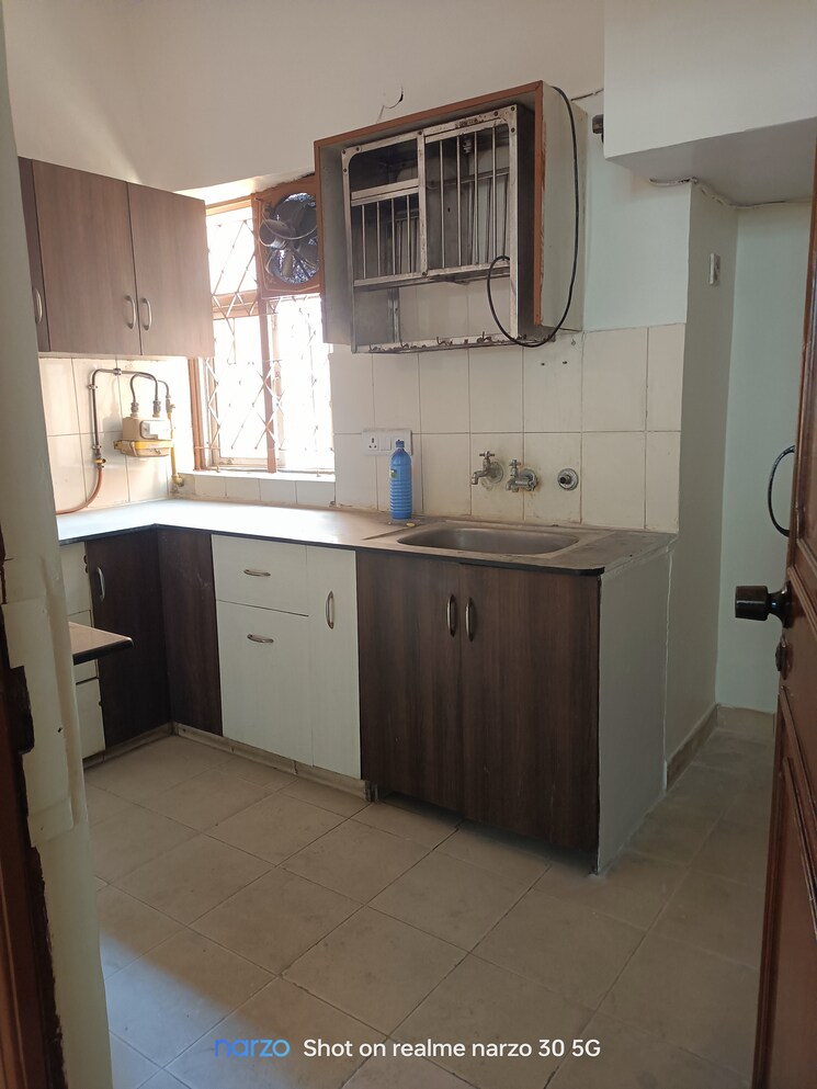 Kitchen, ip extension 3 Bedroom 1200 Sq.Ft. Apartment In Ip Extension Delhi 8213756