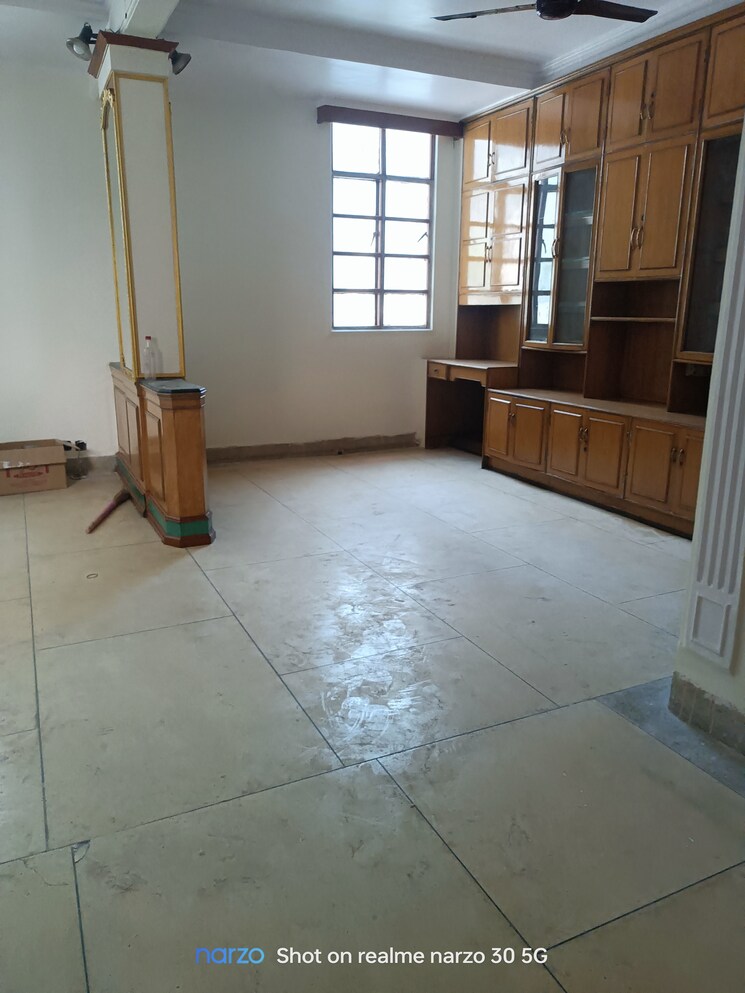 Room, ip extension 3 Bedroom 1200 Sq.Ft. Apartment In Ip Extension Delhi 8213756