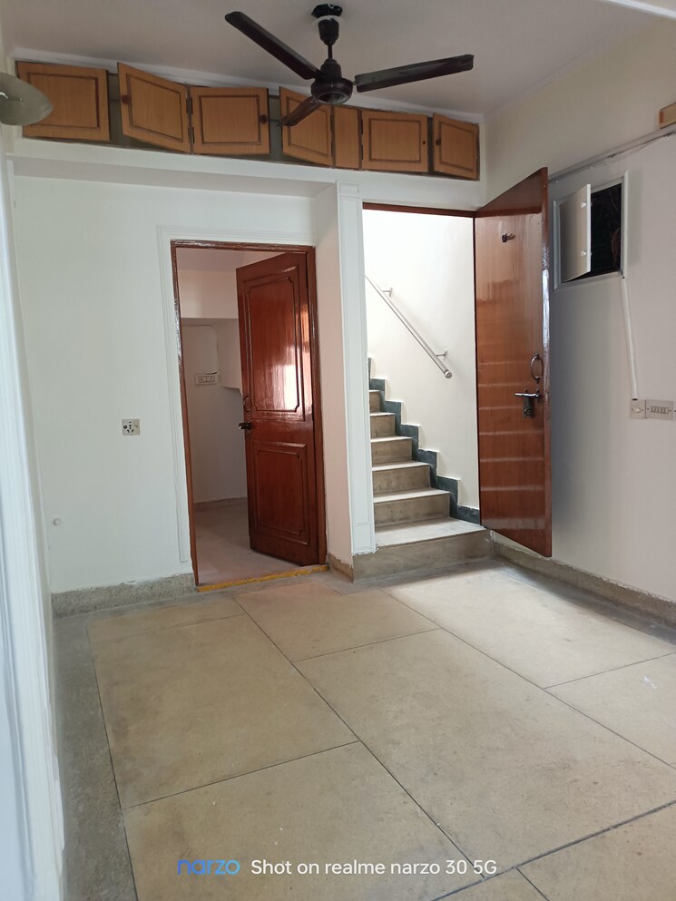Room, ip extension 3 Bedroom 1200 Sq.Ft. Apartment In Ip Extension Delhi 8213756