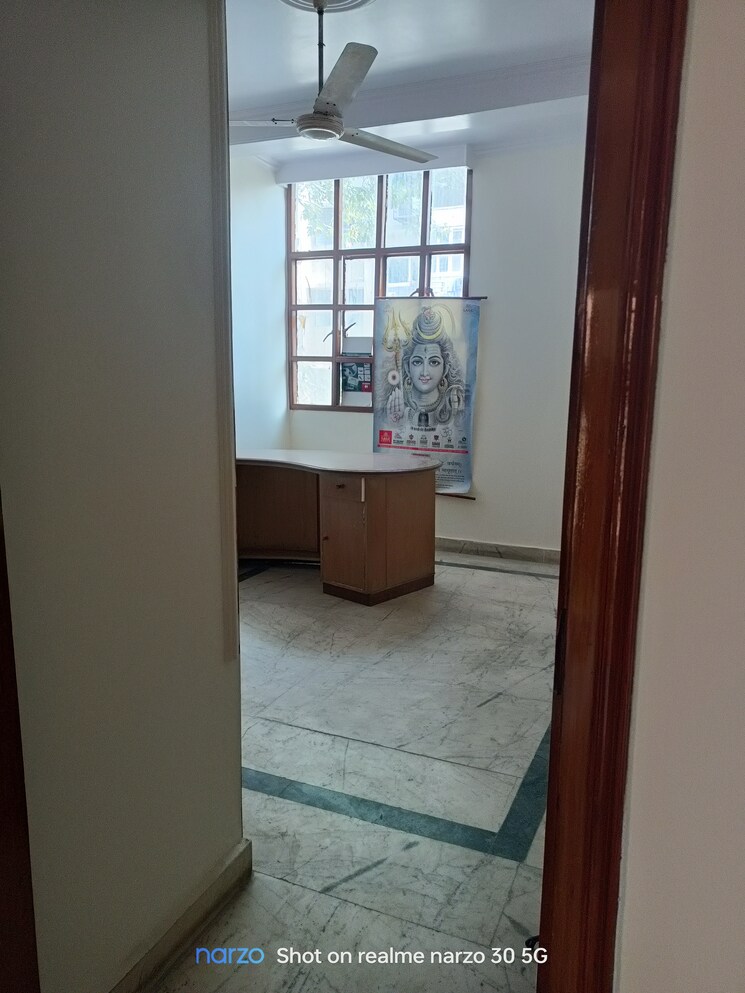 Room, ip extension 3 Bedroom 1200 Sq.Ft. Apartment In Ip Extension Delhi 8213756