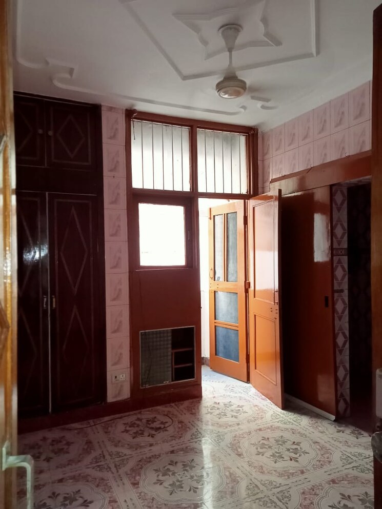 Room, ip extension 2 Bedroom 950 Sq.Ft. Apartment In Ip Extension Delhi 8213774